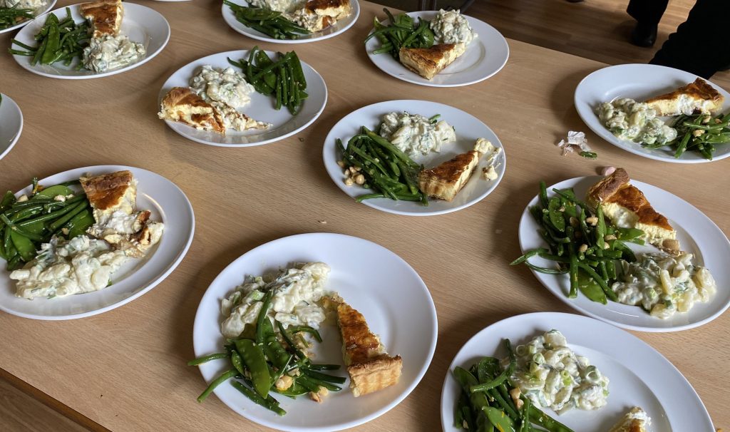 Service please! The main course is ready to enjoy.